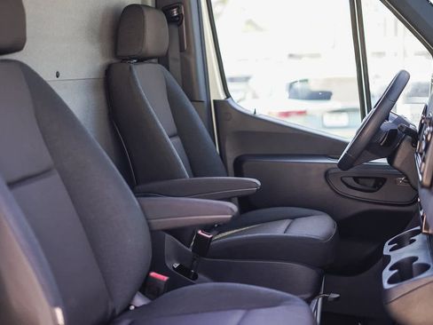 New 2024 Mercedes-Benz eSprinter 170 Cargo image 18