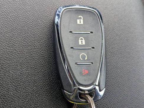 Used 2018 Chevrolet Equinox LT w/ LPO, Floor Liner Package AWD/4WD image 27