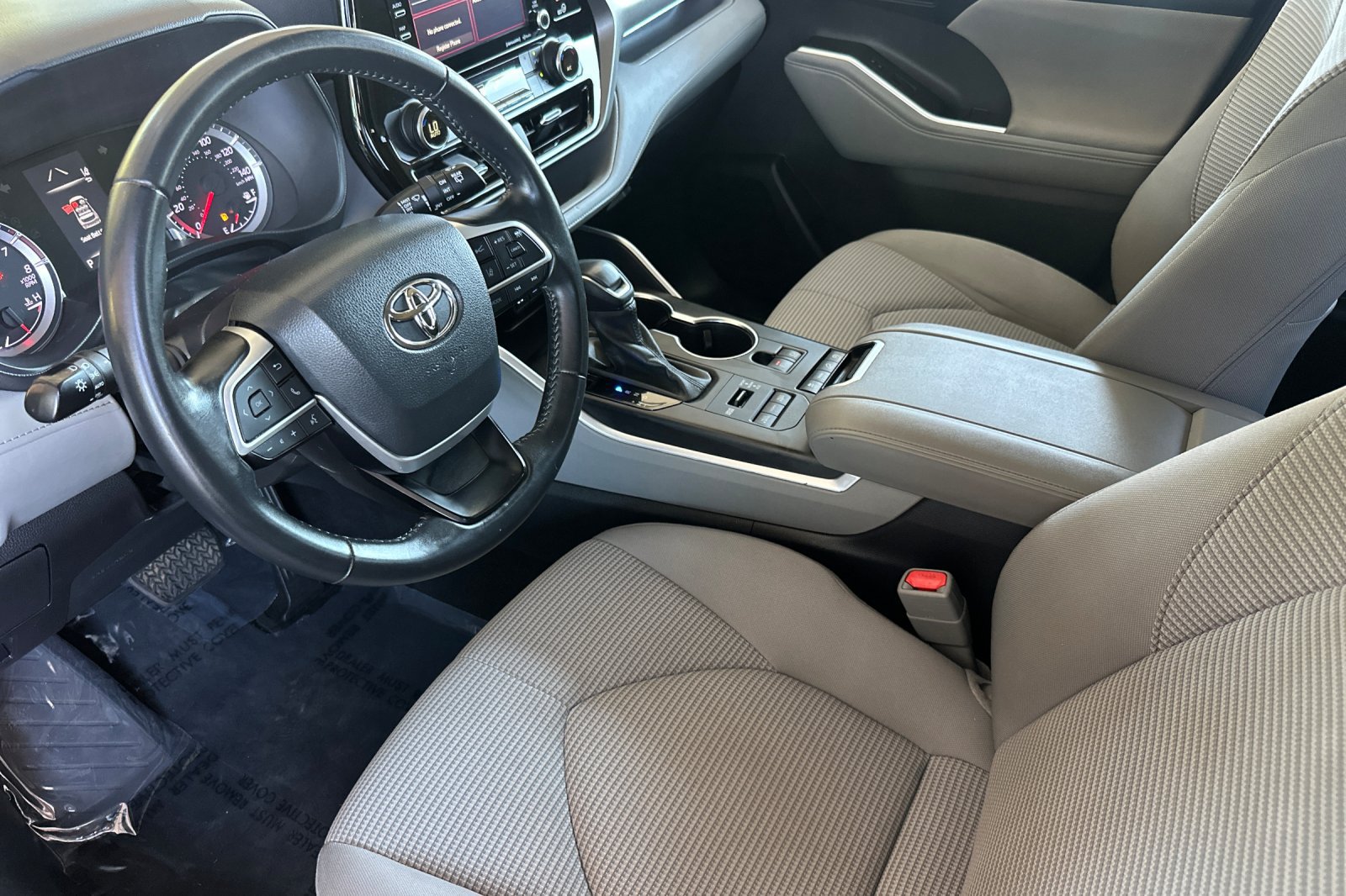Certified 2022 Toyota Highlander LE AWD/4WD image 12