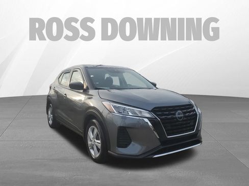 Used 2024 Nissan Kicks S image 3