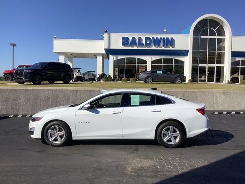 Used 2024 Chevrolet Malibu LS w/ Driver Confidence Package image 4