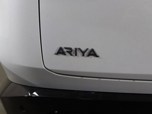 Used 2023 Nissan Ariya FWD image 42