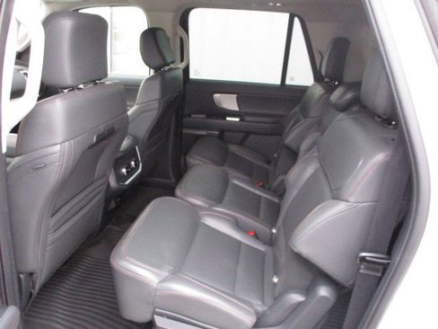 Used 2025 Ford Expedition Max Active image 9