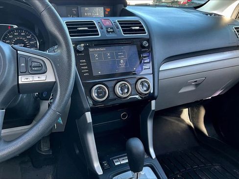 Used 2018 Subaru Forester 2.5i Premium AWD/4WD image 9