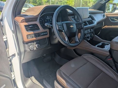 Used 2024 Chevrolet Tahoe High Country AWD/4WD image 13