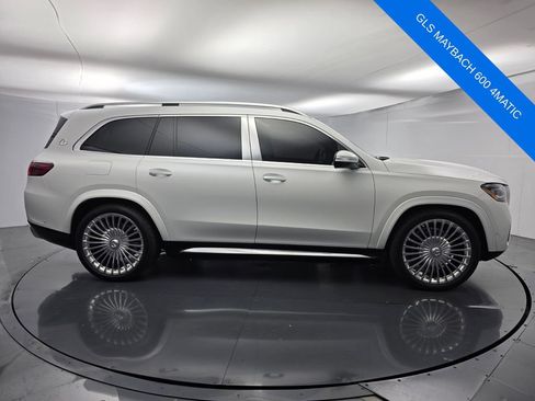 Used 2026 Mercedes-Benz Maybach GLS 600 4MATIC image 3