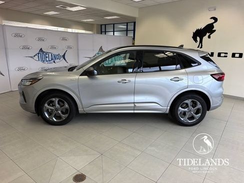 Certified 2023 Ford Escape ST-Line w/ Tech Pack #1 AWD/4WD image 5