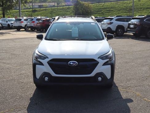 Certified 2025 Subaru Outback Premium AWD/4WD image 2