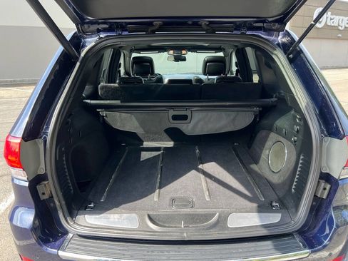 Used 2014 Jeep Grand Cherokee Limited w/ Luxury Group II image 17