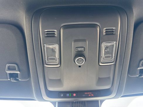Used 2025 Chevrolet Tahoe LT AWD/4WD image 28