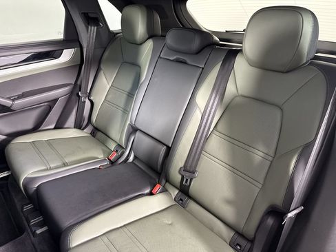 Certified 2024 Porsche Cayenne AWD/4WD image 22
