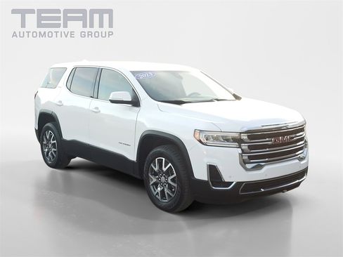 Used 2023 GMC Acadia SLE image 1