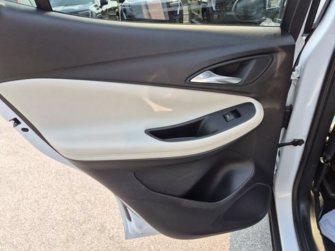 Used 2023 Buick Encore GX Select FWD image 33