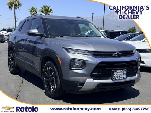 Used 2022 Chevrolet TrailBlazer LT w/ Confidence II Package FWD image 1