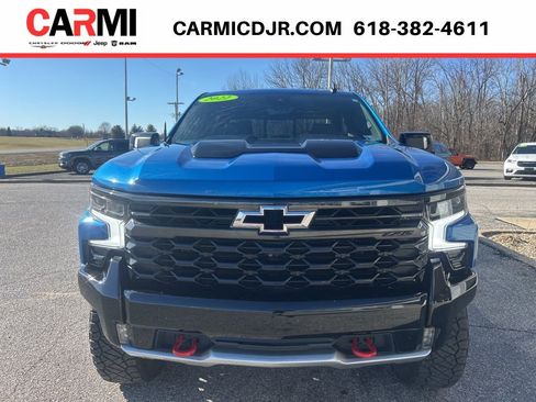 Used 2022 Chevrolet Silverado 1500 ZR2 w/ Technology Package AWD/4WD image 2