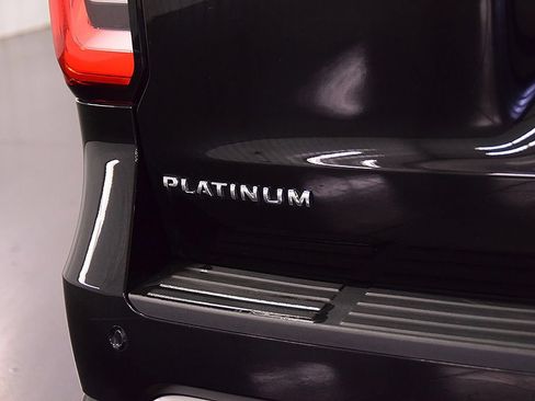 Used 2024 Ford Expedition Platinum AWD/4WD image 12