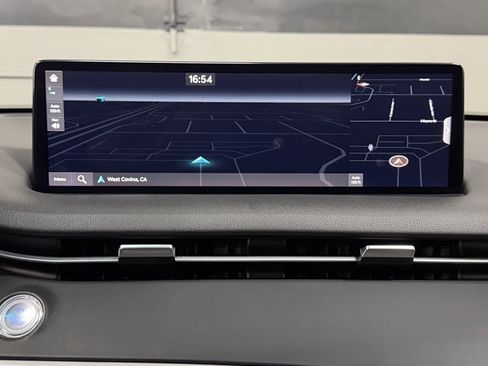 Used 2025 Genesis Electrified GV70 Advanced image 32