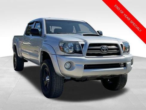 Used 2010 Toyota Tacoma PreRunner image 1