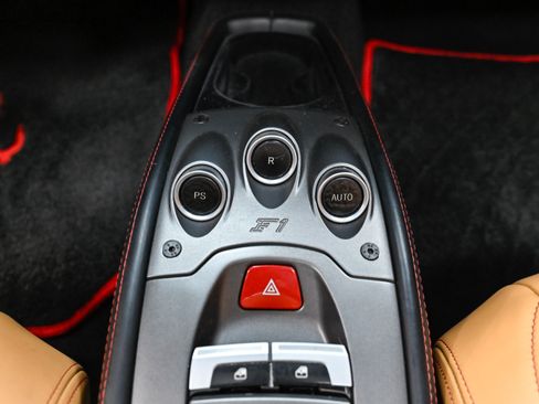 Used 2013 Ferrari 458 Spider RWD image 34
