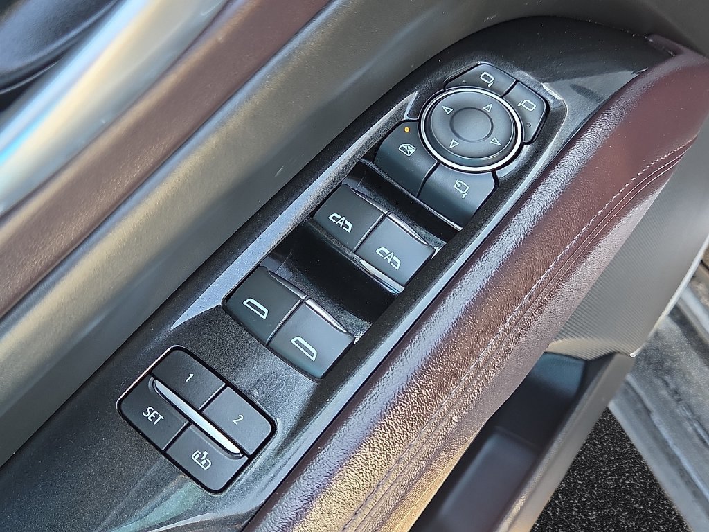 Used 2023 Cadillac Escalade Sport Platinum w/ LPO, Floor Liner Package AWD/4WD image 14