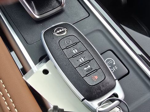 New 2026 Nissan Pathfinder Platinum AWD/4WD image 18