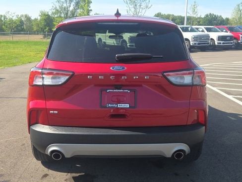 Used 2022 Ford Escape SE w/ Convenience Package FWD image 9