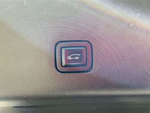 Used 2021 Chevrolet Traverse LT AWD/4WD image 31