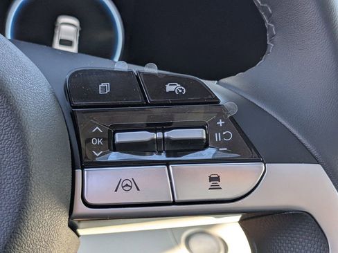 New 2026 Hyundai Elantra Limited FWD image 24