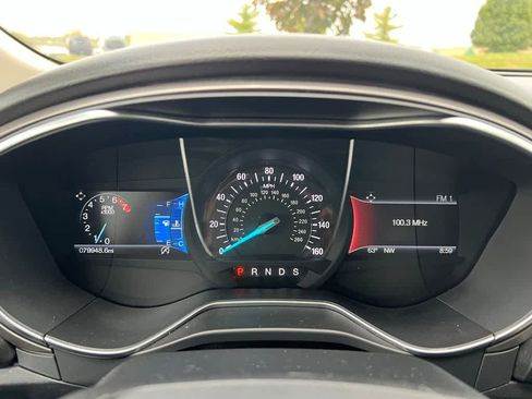 Used 2017 Ford Fusion SE w/ Fusion SE Technology Package image 29