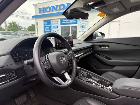 Used 2023 Honda Accord Touring image 7