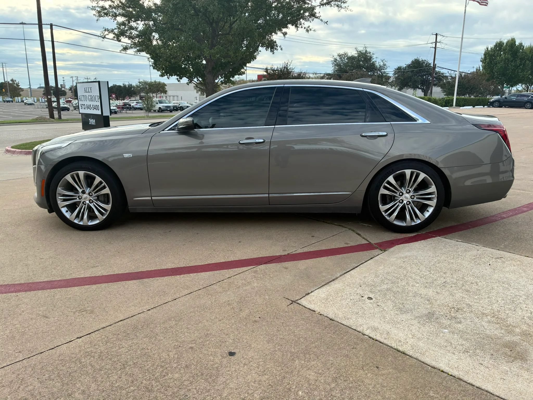 Used 2018 Cadillac CT6 Platinum AWD/4WD image 4