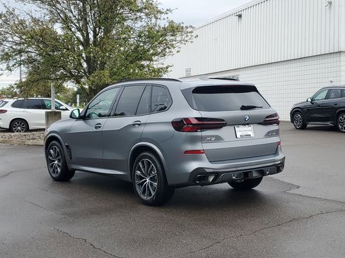 New 2026 BMW X5 xDrive40i w/ M Sport Package AWD/4WD image 2