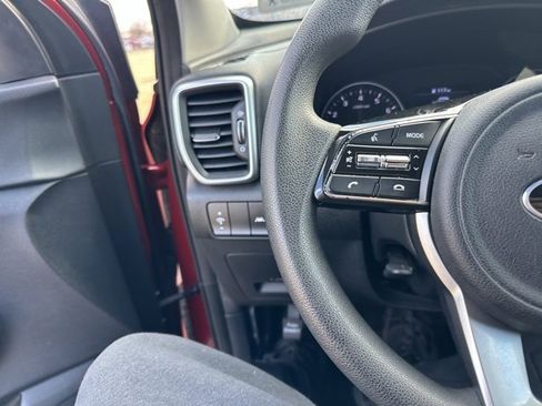Used 2020 Kia Sportage LX image 33
