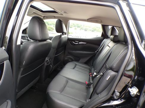 Used 2022 Nissan Rogue Sport SL w/ Premium Package AWD/4WD image 18