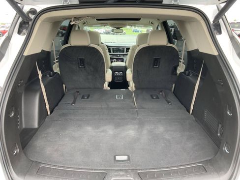 Used 2019 Buick Enclave Essence FWD image 12
