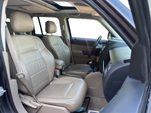 Used 2017 Jeep Patriot High Altitude FWD image 39