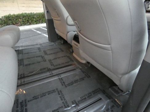 Used 2015 Toyota Sienna XLE image 41