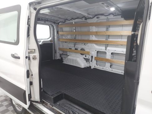 Used 2024 Ford Transit 250 Low Roof AWD w/ Exterior Upgrade Package image 15