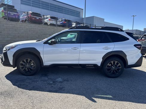 Certified 2025 Subaru Outback Onyx Edition image 6