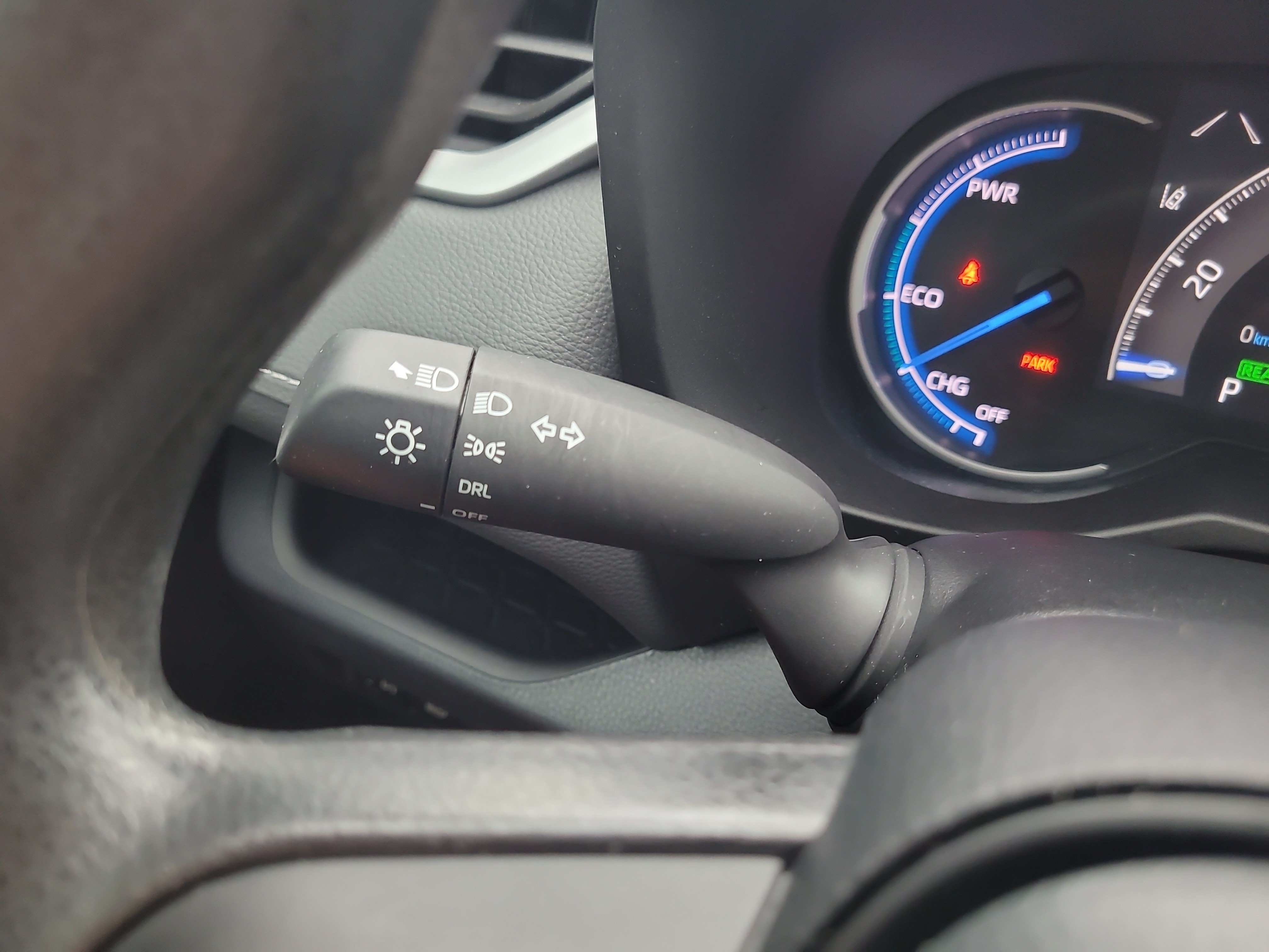 Used 2023 Toyota RAV4 LE AWD/4WD image 30