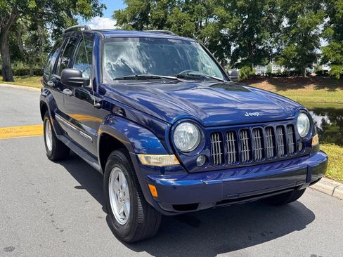 Used 2007 Jeep Liberty Sport RWD image 26