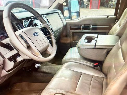 Used 2009 Ford F350 Lariat image 6