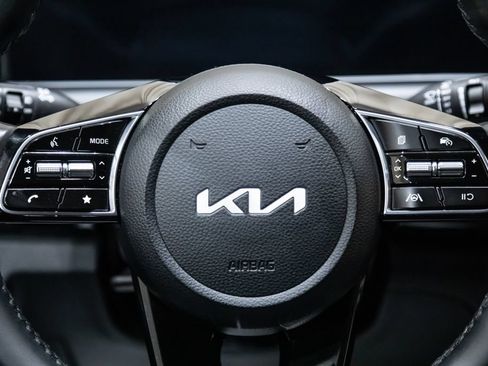Used 2024 Kia Seltos S AWD/4WD image 16