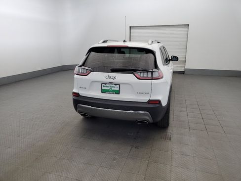 Used 2019 Jeep Cherokee Limited w/ Technology Group AWD/4WD image 7