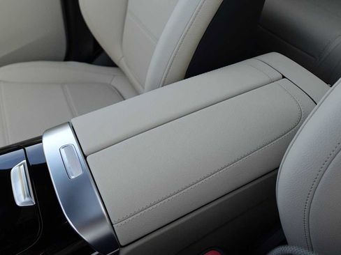 Used 2026 Mercedes-Benz GLC 300 4MATIC image 51