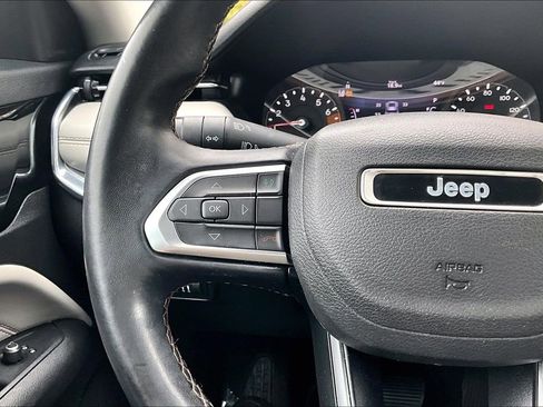 Used 2022 Jeep Compass Limited image 18