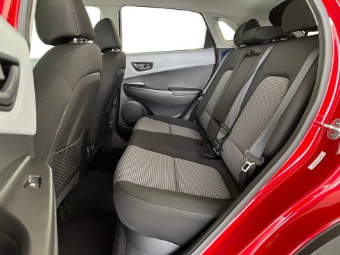 Used 2021 Hyundai Kona SEL w/ Winter Weather Package image 25