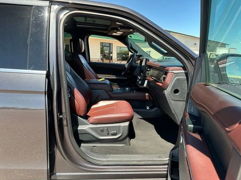 Used 2024 Ford Expedition Limited AWD/4WD image 29