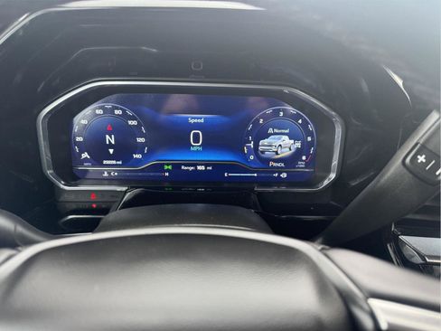 Used 2024 Chevrolet Silverado 1500 LT image 17