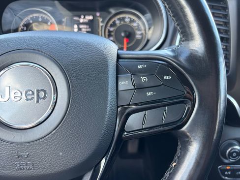 Used 2021 Jeep Cherokee Latitude Plus image 20